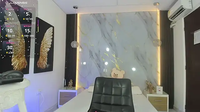 raven li online show from October 19, 9:28 pm