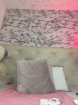 Lili  taylor online show from February 15, 1:41 am