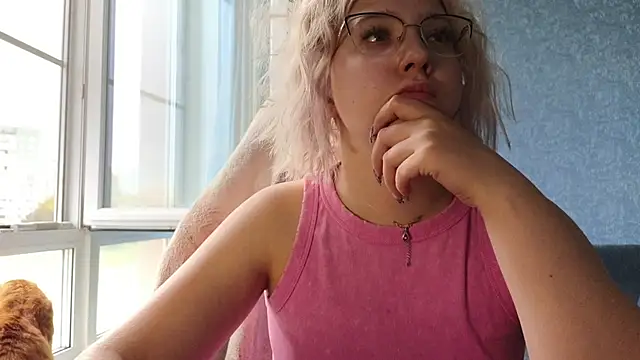 HotBrandyX online show from September 18, 11:42 am