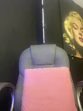 viktoria davis  online show from October 28, 1:00 am