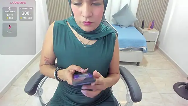 Zulema hamdi online show from November 20, 1:01 pm