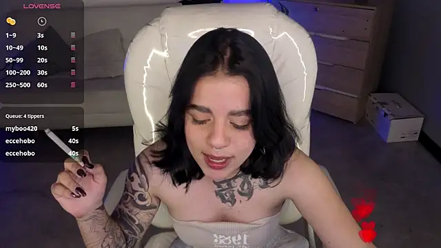 Nicole Foxx  online show from January 11, 8:03 pm