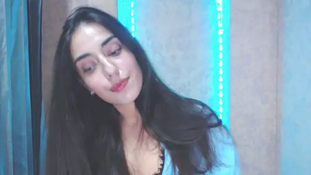 Snapshot of Lovelllyy chatting on October 5, 10:31 am Lovelllyy online show from October 5, 10:31 am