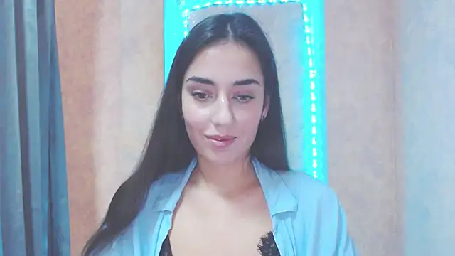 Snapshot of Lovelllyy chatting on October 10, 11:37 am Lovelllyy online show from October 10, 11:37 am