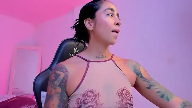 sophierooy22 online show from March 27, 1:23 pm