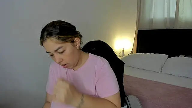 brithany olson25 online show from February 6, 12:08 pm