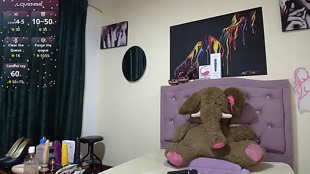 Emmie Hot online show from November 24, 12:18 pm