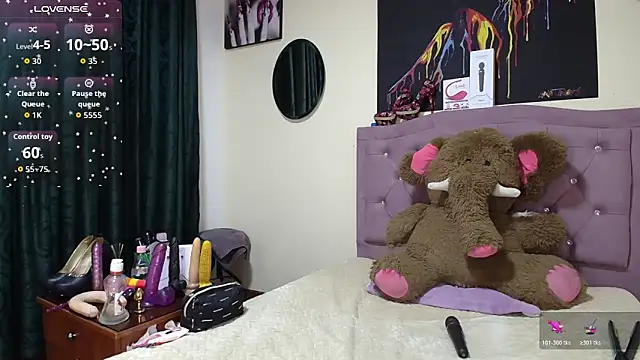 Emmie Hot online show from November 5, 12:10 pm