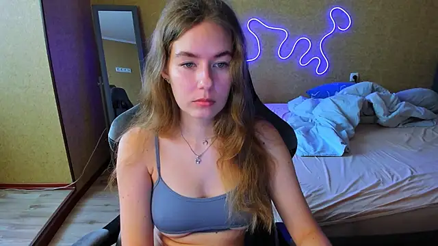 EmilyPaw online show from May 30, 9:29 am