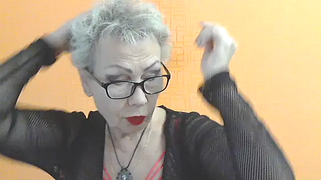 NessyJenixs online show from November 6, 7:14 am