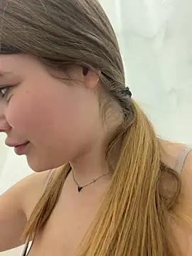 ella zzz online show from March 11, 9:39 pm