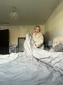 blissdimicco online show from December 5, 10:38 am