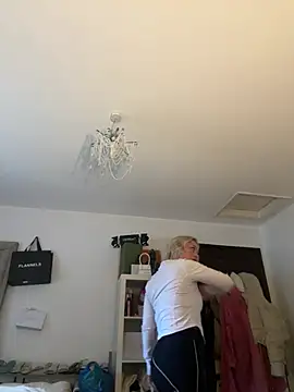 blissdimicco online show from February 4, 2:31 pm