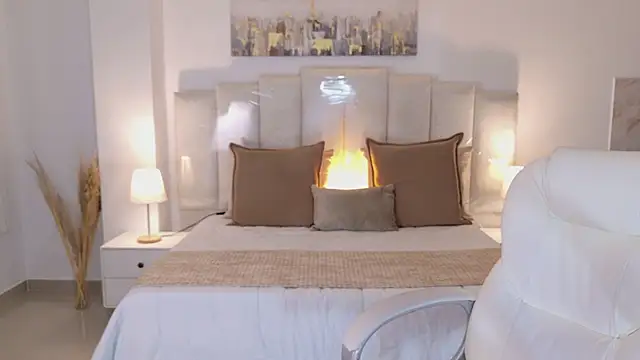 Layla Breezee online show from April 16, 11:32 am