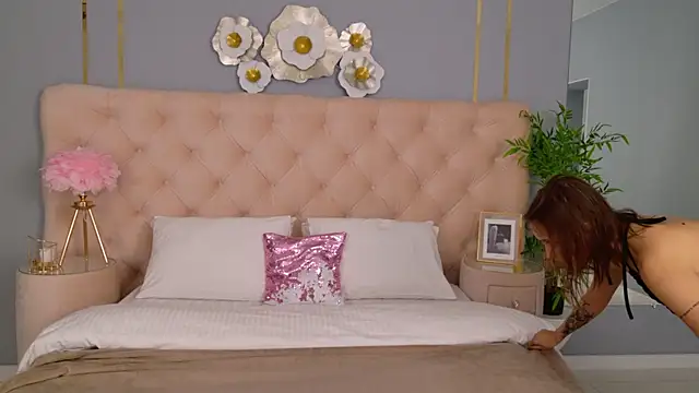 SandraTucker online show from October 9, 2:59 am