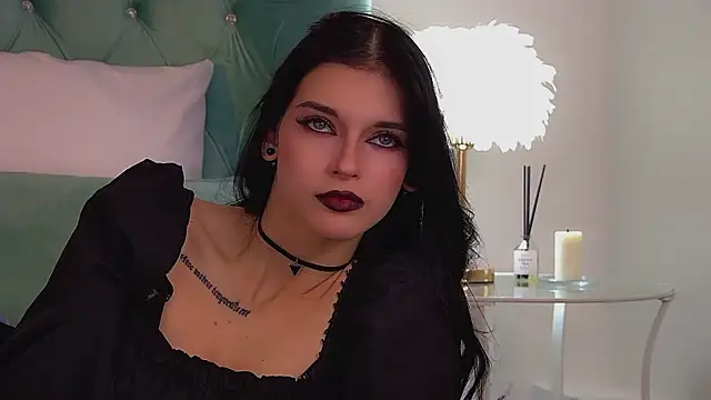 Snapshot of BeverlyMost chatting on September 13, 9:17 am BeverlyMost online show from September 13, 9:17 am