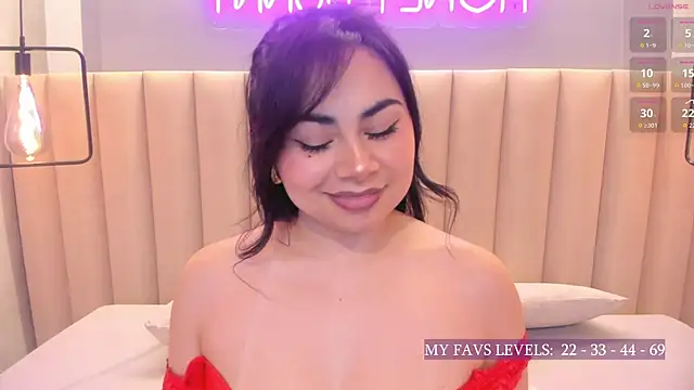 Naomymonroe  online show from September 15, 9:44 pm