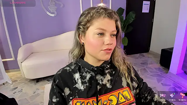 Snapshot of alaia_greyy chatting on September 25, 12:59 pm alaia greyy online show from September 25, 12:59 pm