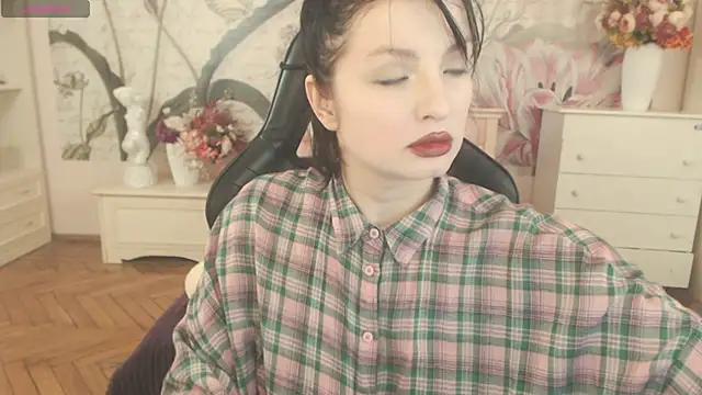 BritneyBarker online show from April 19, 7:52 am