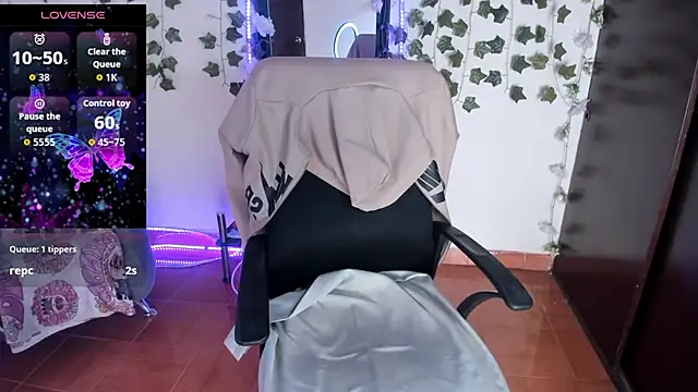 saray  jones online show from November 11, 1:41 pm