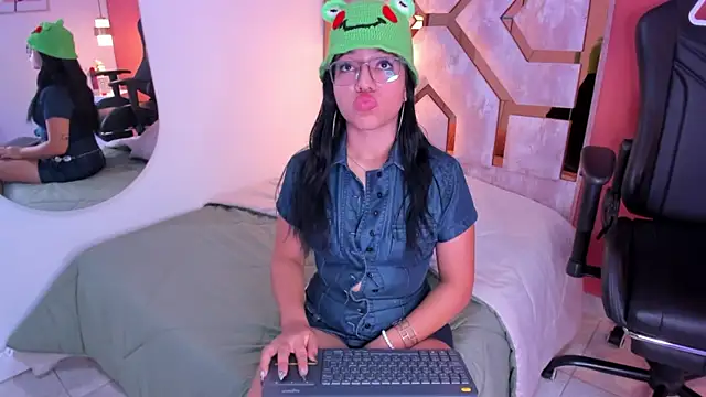 Billie Jhonson  online show from November 15, 4:02 am