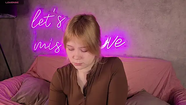 Amy Kimberlly online show from November 9, 12:05 am