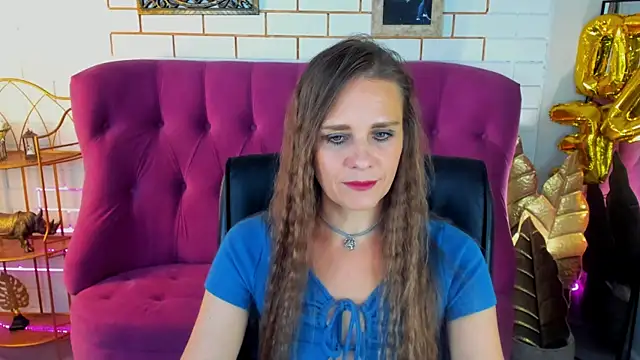 Snapshot of EmiliaBedy chatting on September 13, 5:26 am EmiliaBedy online show from September 13, 5:26 am