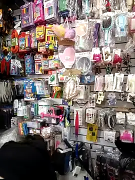 Vale Saenzz online show from October 8, 8:35 pm