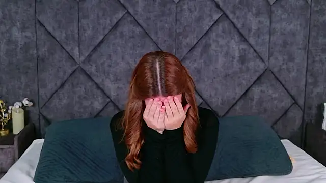 Ariadna Holder online show from November 13, 2:27 pm