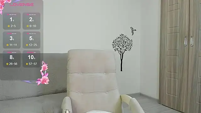  dkny  online show from April 13, 7:03 pm