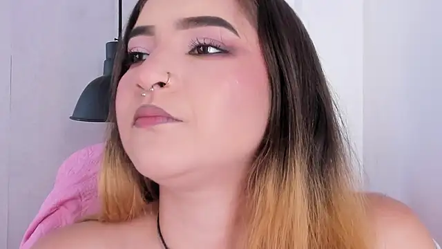 Shanntal  online show from October 4, 8:13 pm