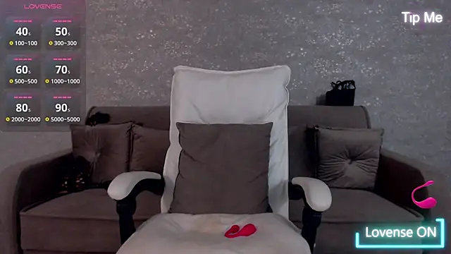 LillySquirtShot online show from March 29, 11:15 pm