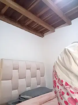 Zaira Rose  online show from March 27, 1:34 pm