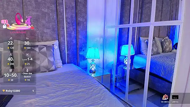 AliDiaz  online show from December 3, 8:00 pm