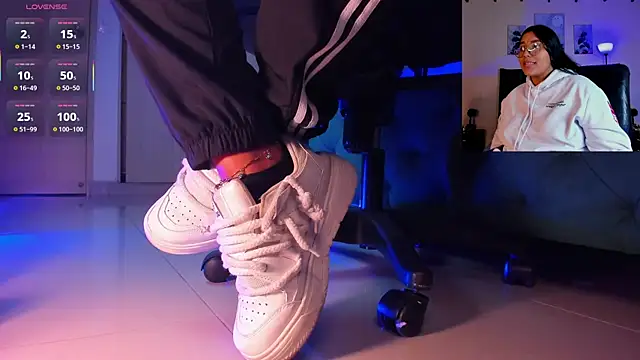 aleya bliss online show from November 25, 3:20 am