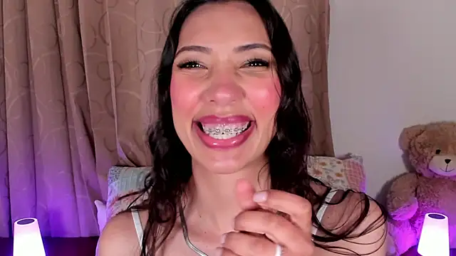 Miss veronicaa2 online show from February 4, 1:14 pm