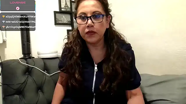 MirandaLatinaLovely online show from March 14, 7:37 pm