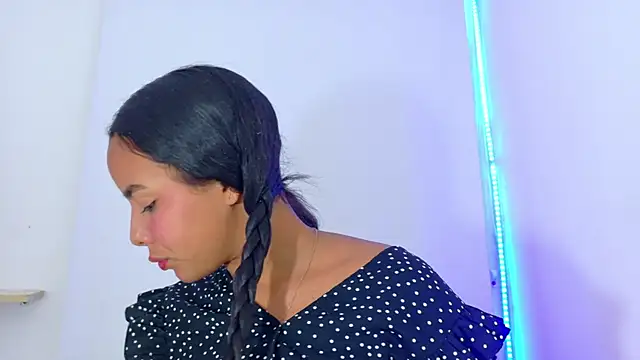 Roxy Stonee online show from October 23, 7:31 pm