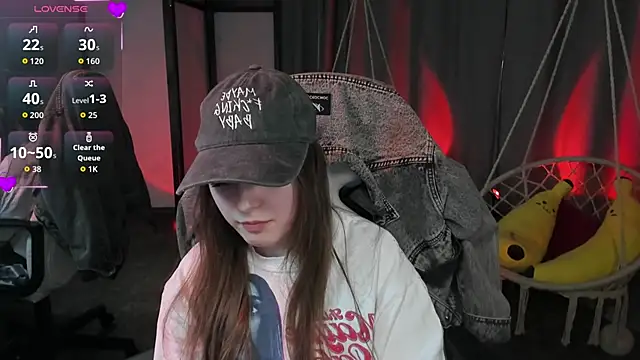 kaisajenner online show from April 13, 9:48 pm