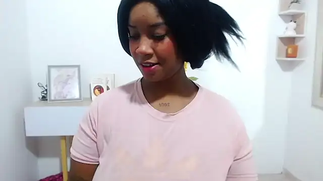 Snapshot of CanelaFierce chatting on September 18, 4:27 pm CanelaFierce online show from September 18, 4:27 pm