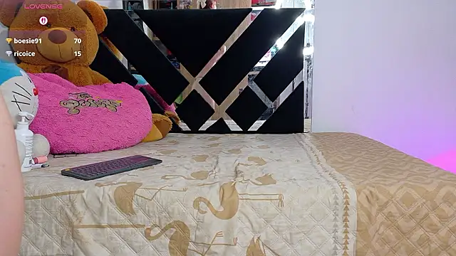 CatalinaSmith1 online show from March 20, 12:04 am