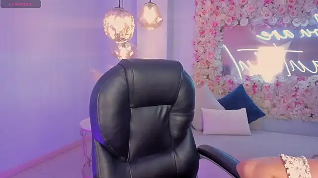 AmaiaHaywood online show from November 15, 9:05 pm