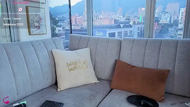 Daphne chers online show from February 5, 9:07 pm