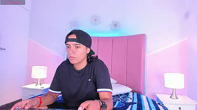 Liiam smith  online show from September 16, 2:14 pm