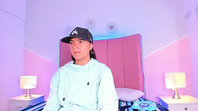 Liiam smith  online show from September 9, 2:28 pm