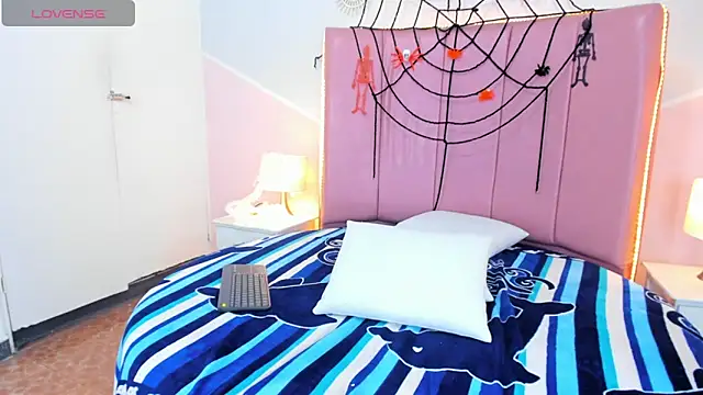 Liiam smith  online show from October 29, 2:31 pm