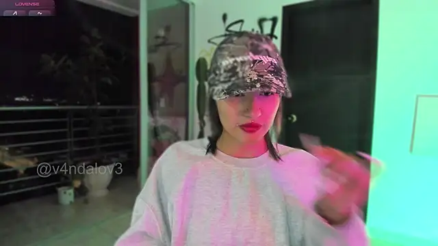 ggor4w33 online show from December 22, 8:17 am