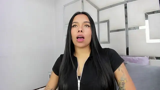 ZoeWan69 online show from March 31, 2:06 pm