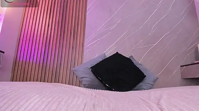 ariana jhonson1 online show from November 24, 12:18 pm