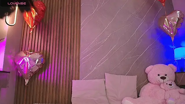 ariana jhonson1 online show from April 7, 1:02 pm